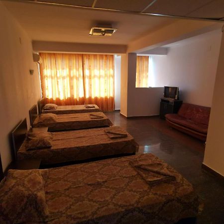 Hotel Dinastia Πιτέστι Εξωτερικό φωτογραφία