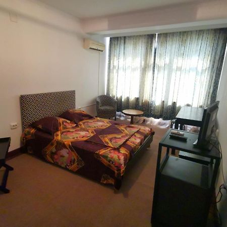 Hotel Dinastia Πιτέστι Εξωτερικό φωτογραφία