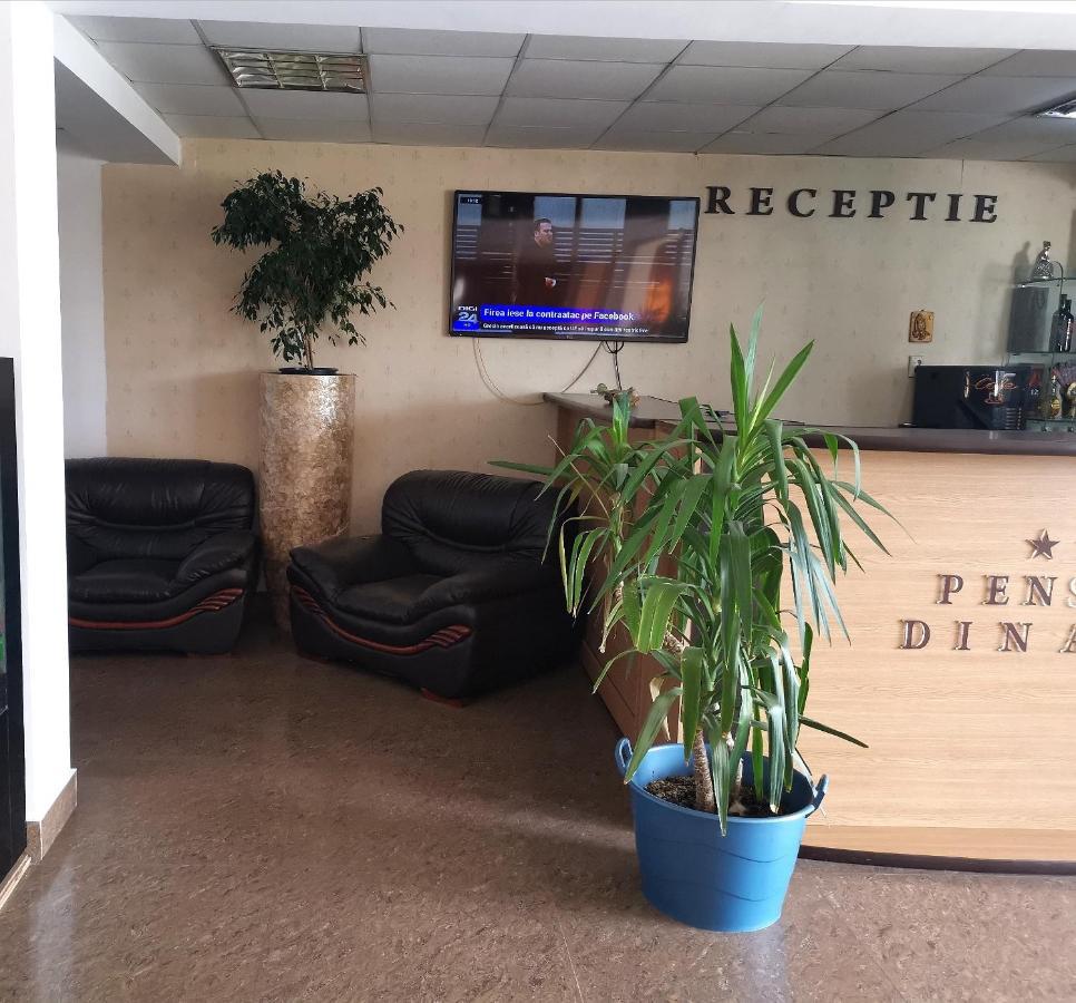 Hotel Dinastia Πιτέστι Εξωτερικό φωτογραφία