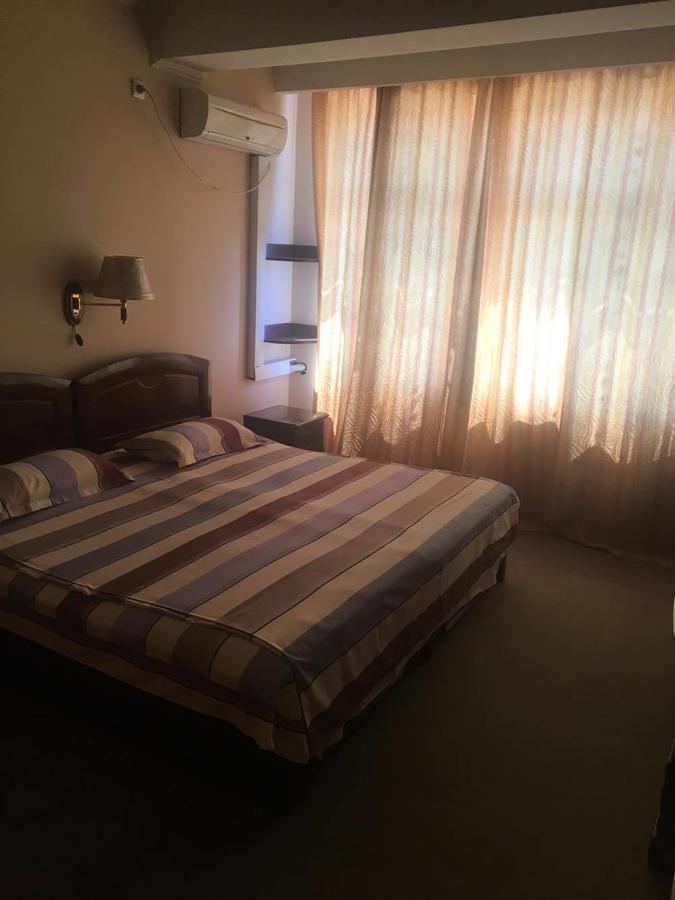 Hotel Dinastia Πιτέστι Εξωτερικό φωτογραφία