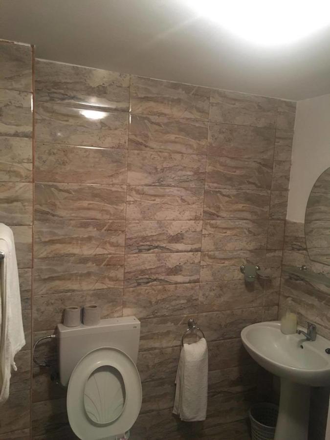 Hotel Dinastia Πιτέστι Εξωτερικό φωτογραφία