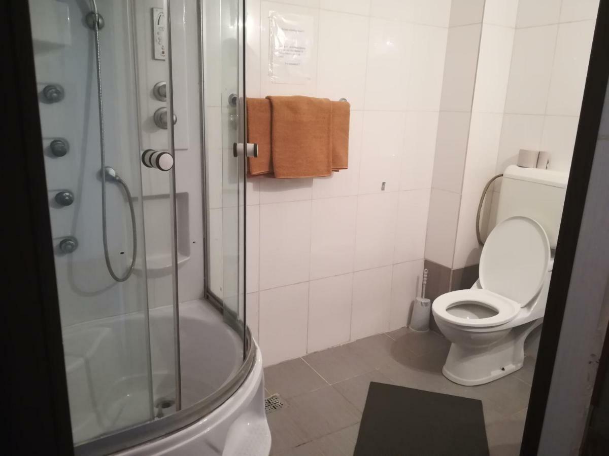 Hotel Dinastia Πιτέστι Εξωτερικό φωτογραφία